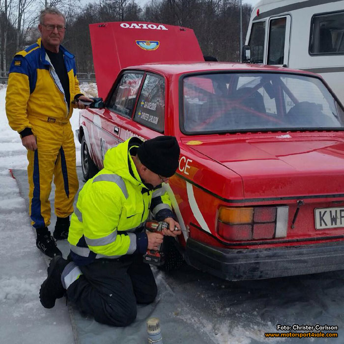 Ola Axelsson kör för segrar i en frisk Volvo