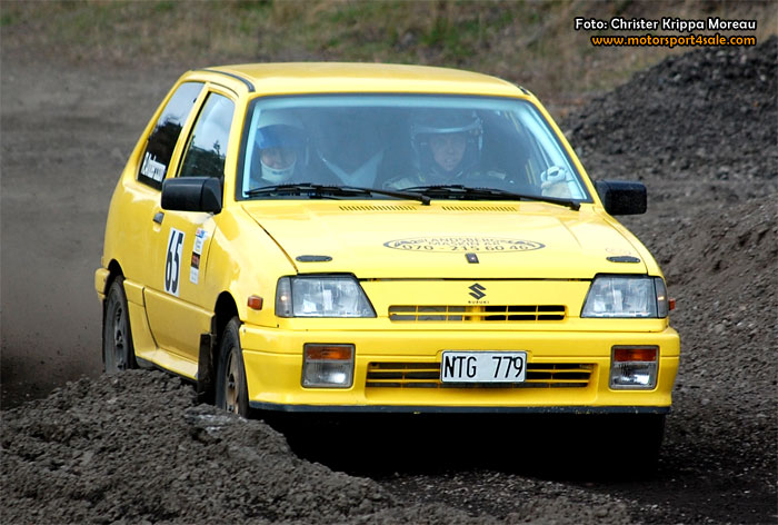 141016_suzuki 17 gör upp i finalen för 1300 Rallycup