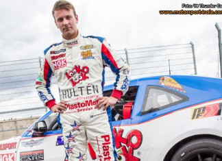Mattias Lindberg utmana i jakten på V8 Thunder Cars-titeln Mattias Lindberg utmana i jakten på V8 Thunder Cars-titeln