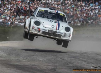 Per Eklund till Westombanan med sin VW Beetle Per Eklund till Westombanan med sin VW Beetle