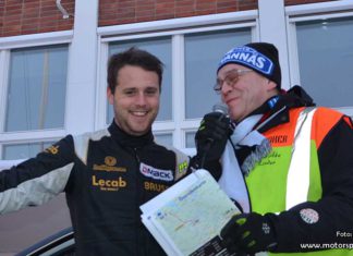 Fredrik Åhlin snabbast i SM-premiären Fredrik Åhlin snabbast i SM-premiären