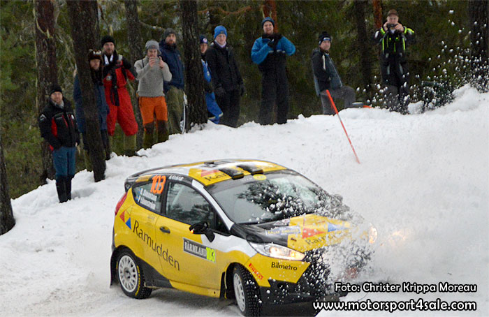 Pontus Lönnström vet hur man underhåller rallypubliken