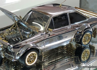 Bling-bling Ford Escort i guld och diamant Bling-bling Ford Escort i guld och diamant