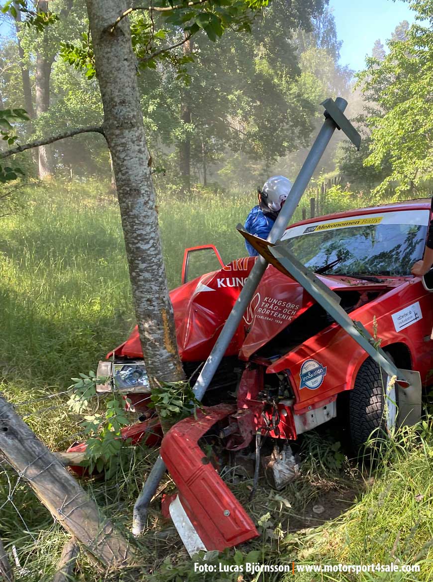 Robin Wallons och Wieweg Thomas Volvo efter den stygga kraschen i Värmesprinten 2023