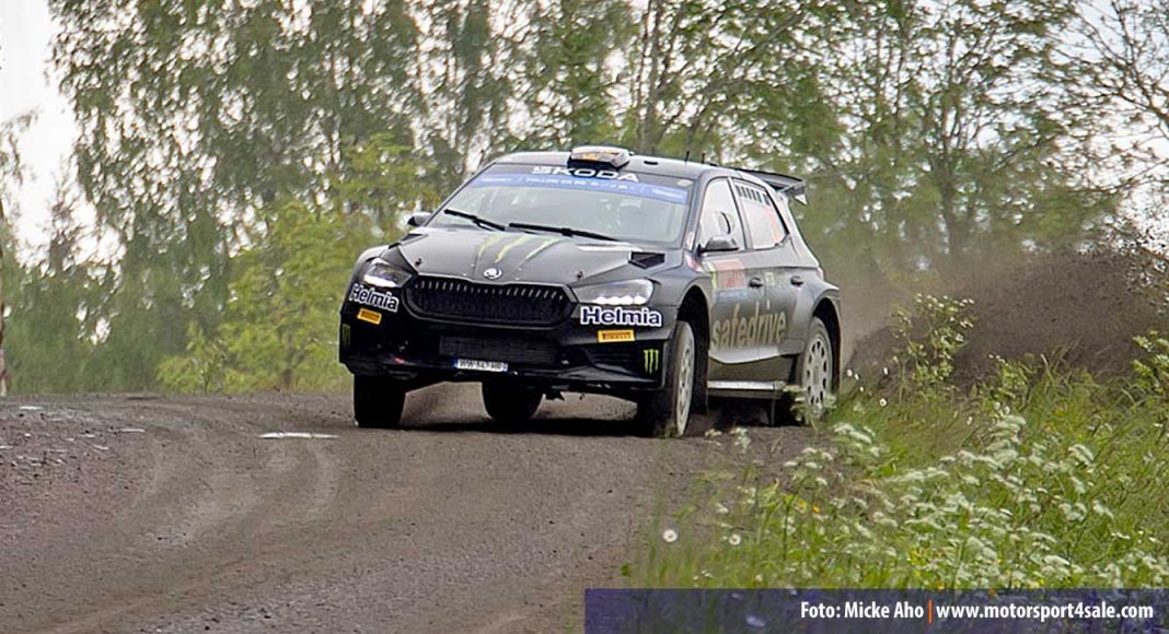 Oliver Solberg efter segern i BAUHAUS Royal Rally of Scandinavia 2024